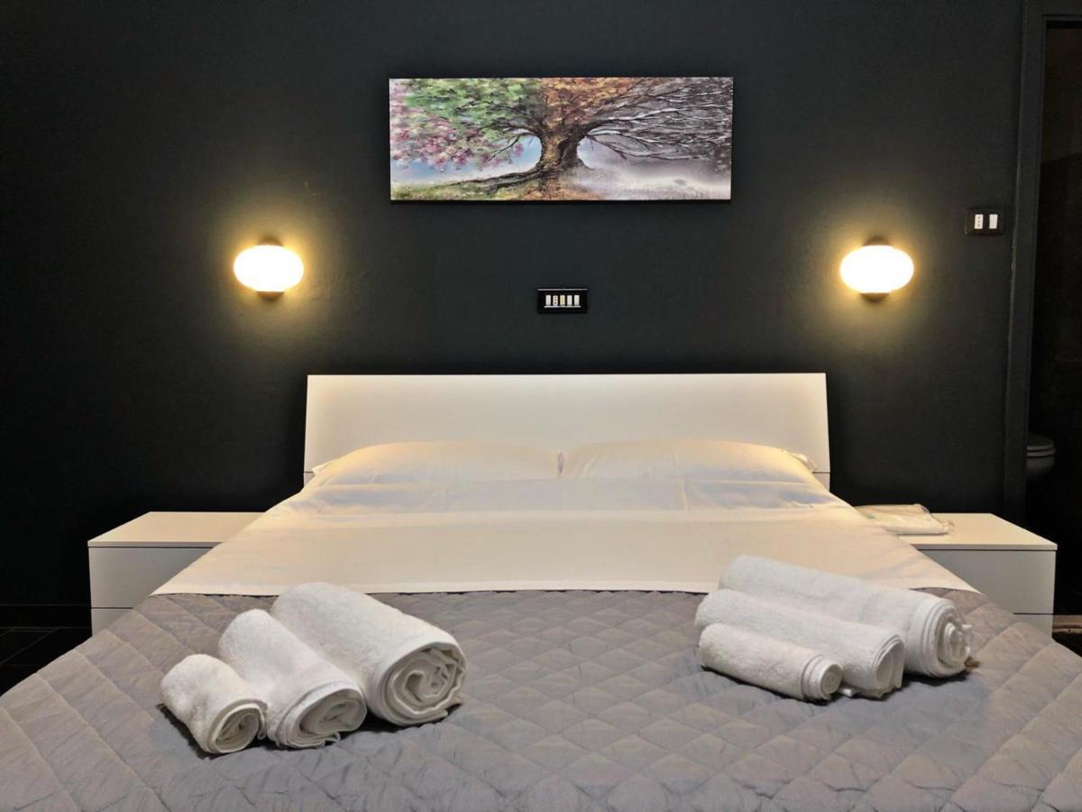 Hotel Neyra Beach Rimini Exterior photo