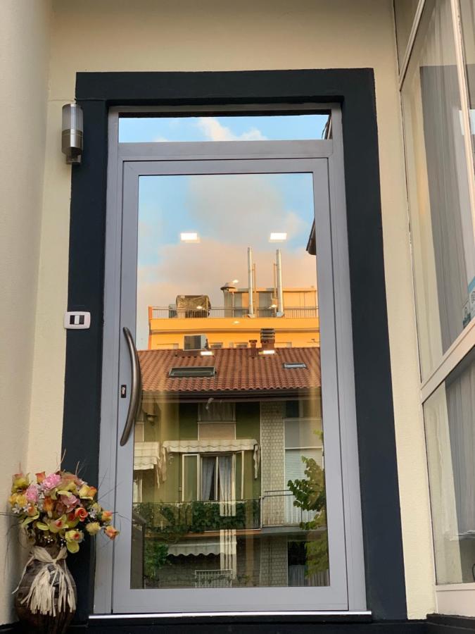 Hotel Neyra Beach Rimini Exterior photo