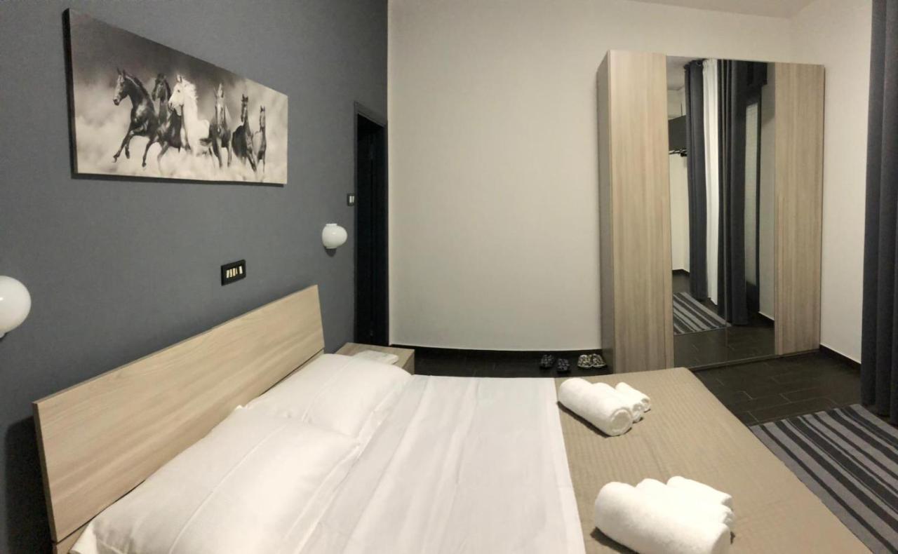 Hotel Neyra Beach Rimini Exterior photo
