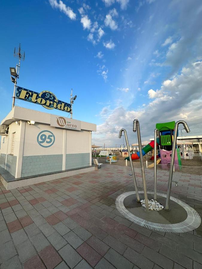 Hotel Neyra Beach Rimini Exterior photo
