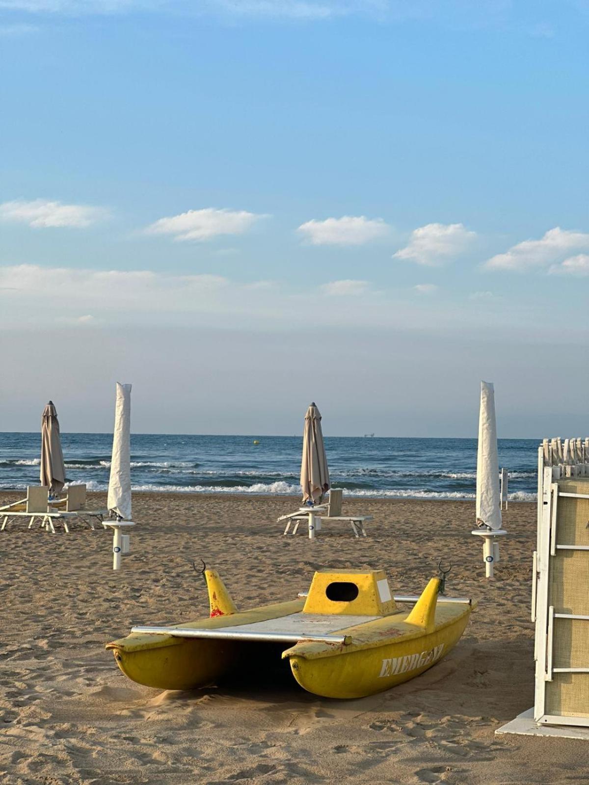 Hotel Neyra Beach Rimini Exterior photo